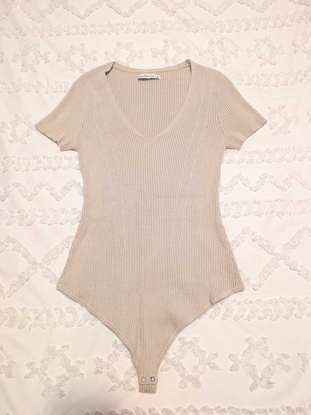 Abercrombie & Fitch Ribbed V-Neck Beige Short-Sleeve Bodysuit Size Large